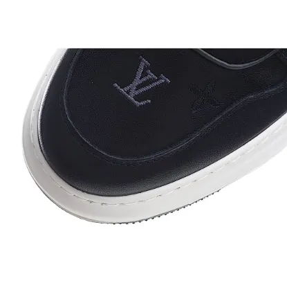 Picture of LOUIS VUITTON CASUAL SNEAKERS SNEAKERS