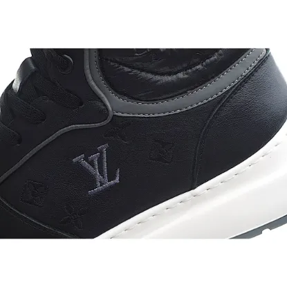 Picture of LOUIS VUITTON CASUAL SNEAKERS SNEAKERS