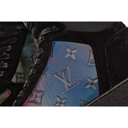 Picture of LOUIS VUITTON SQUAD SNEAKER HIGH HIGH-TOP SNEAKERS