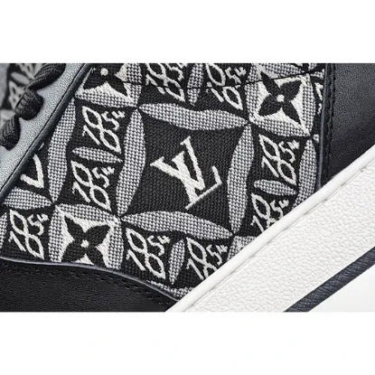 Picture of LOUIS VUITTON SQUAD SNEAKER HIGH HIGH-TOP SNEAKERS