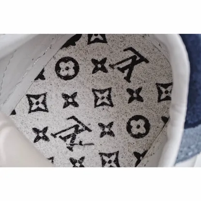 Picture of LOUIS VUITTON SQUAD SNEAKER HIGH HIGH-TOP SNEAKERS