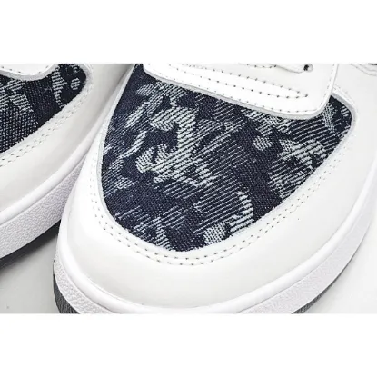 Picture of LOUIS VUITTON SQUAD SNEAKER HIGH HIGH-TOP SNEAKERS