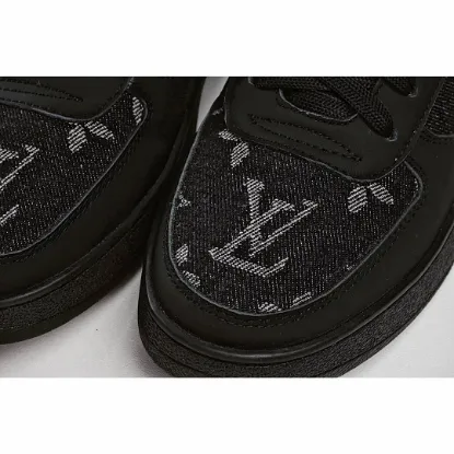 Picture of LOUIS VUITTON SQUAD SNEAKER HIGH HIGH-TOP SNEAKERS