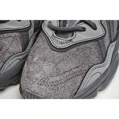 Picture of Adidas Ozweego 'Grey'‬