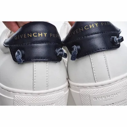 Picture of Givenchy Sneakers