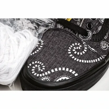 Picture of Casestudy x Vans Vault Bandana 2020 Sneakers