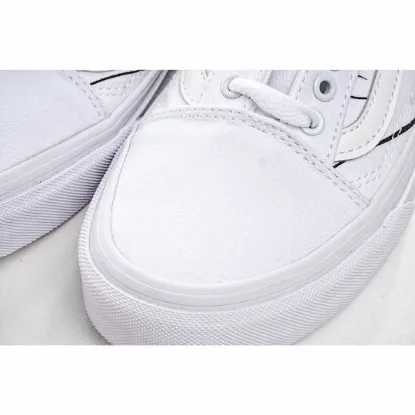 Picture of VANS OLD SKOOL CASUAL SHOES SKATE SHOES