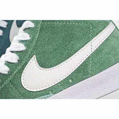 Picture of NIKE BLAZER '77 VINTAGE MID 'HEALING JADE'