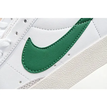 Picture of NIKE BLAZER LOW '77 VINTAGE 'PINE GREEN'