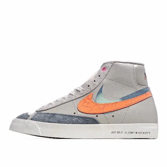 Picture of NIKE BLAZER MID VNTG HIGH-TOP SNEAKERS