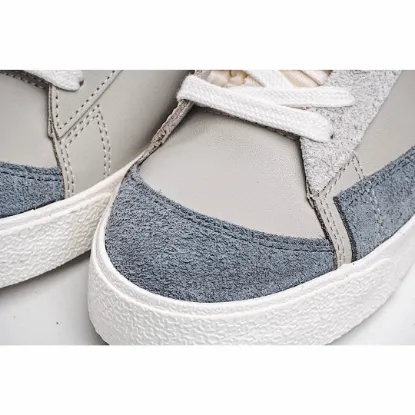 Picture of NIKE BLAZER MID VNTG HIGH-TOP SNEAKERS