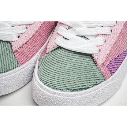 Picture of NIKE SB BLAZER MID SNEAKERS