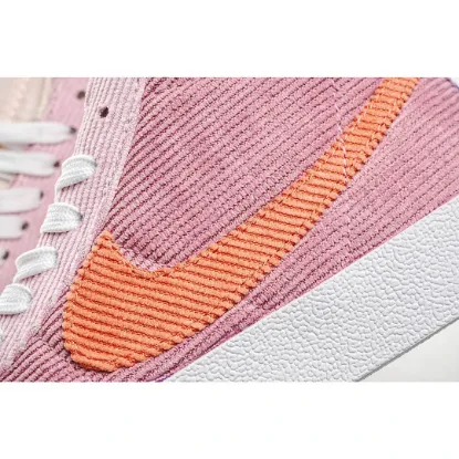 Picture of NIKE SB BLAZER MID SNEAKERS