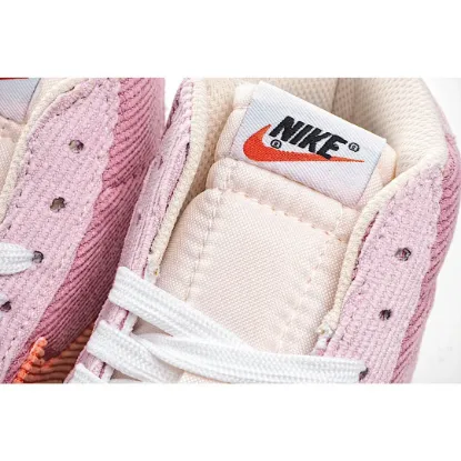 Picture of NIKE SB BLAZER MID SNEAKERS