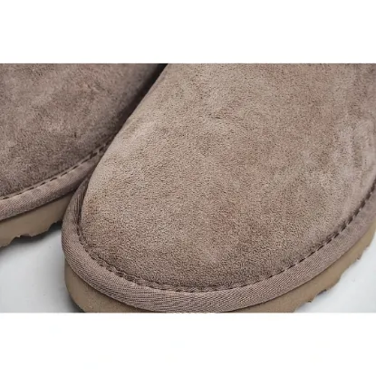 Picture of UGG CLASSIC MINI SERIES SNOW BOOTS