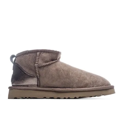 Picture of UGG CLASSIC MINI SERIES SNOW BOOTS