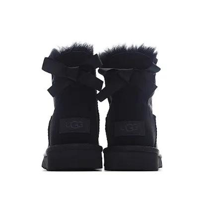 Picture of UGG CLASSIC MINI SERIES SNOW BOOTS