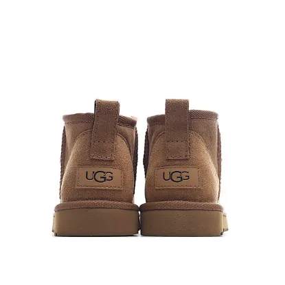 Picture of UGG CLASSIC MINI SERIES SNOW BOOTS