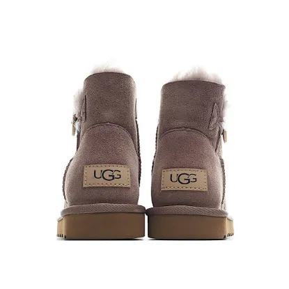 Picture of UGG CLASSIC MINI SERIES SNOW BOOTS