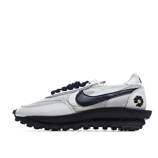 Picture of SACAI X NIKE LVD WAFFLE PAPRA/NONOISE X RUNNING SHOES