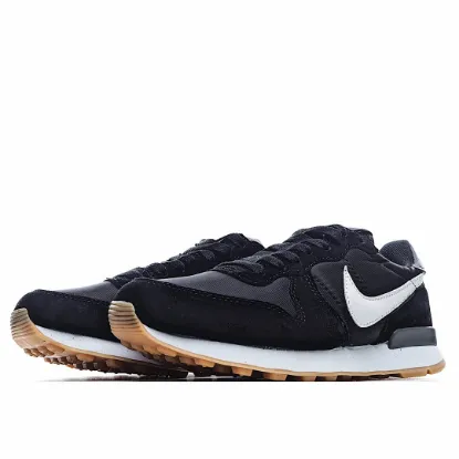 Picture of WMNS INTERNATIONALIST 'BLACK GUM'