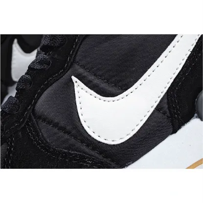 Picture of WMNS INTERNATIONALIST 'BLACK GUM'