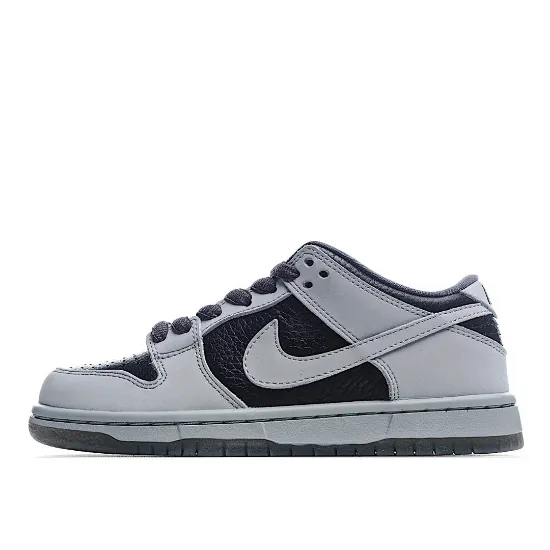 Picture of ATLAS X NIKE SB DUNK LOW QS 35MM LOW TOP SNEAKERS