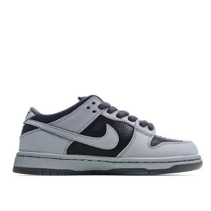 Picture of ATLAS X NIKE SB DUNK LOW QS 35MM LOW TOP SNEAKERS