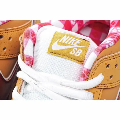 Picture of CONCEPTS X NIKE SB DUNK LOW