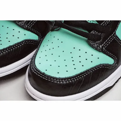 Picture of DIAMOND SUPPLY CO. X NIKE SB DUNK LOW PRO TIFFANY