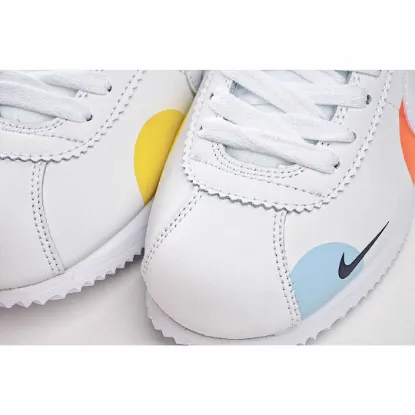 Picture of NIKE CLASSIC CORTEZ LEATHER RUNNING SHOE