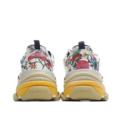 Picture of Balenciaga Triple S dad shoes running shoes