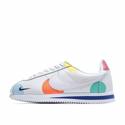 Picture of NIKE CLASSIC CORTEZ LEATHER RUNNING SHOE