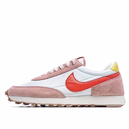 Picture of NIKE WMNS DAYBREAK 'CORAL STARDUST'