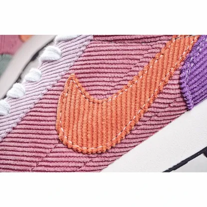 Picture of NIKE WMNS DAYBREAK 'CORDUROY - DESERT BERRY'