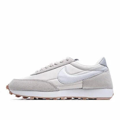 Picture of Nike Wmns Daybreak 'White Gum'