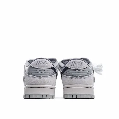 Picture of SB NIKE SB DUNK LOW PRO LOW TOP SNEAKERS