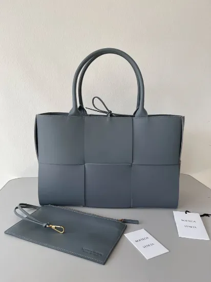 Picture of BV INTRECCIO TOTE LAMBSKIN BAG