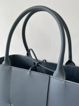 Picture of BV INTRECCIO TOTE LAMBSKIN BAG