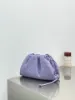 Picture of BV POUCH WOVEN CLOUD BAG SIZE:22X13CM 7003-2 JKZ