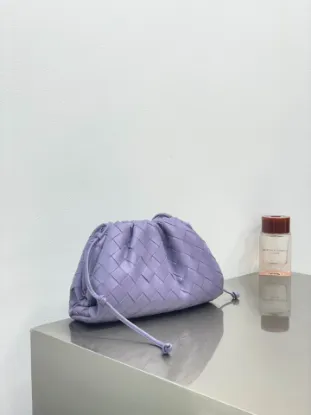 Picture of BV POUCH WOVEN CLOUD BAG SIZE:22X13CM 7003-2 JKZ