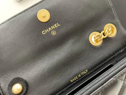 Picture of Chanel A68107 Underarm Bag Size: 17cm