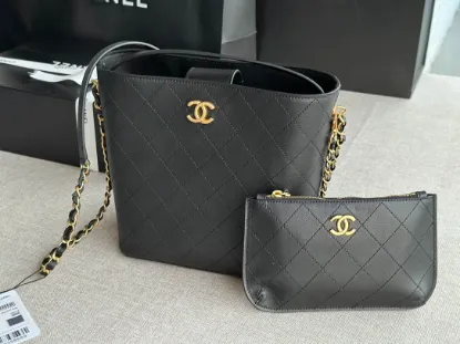 Picture of CHANEL Bucket Bag Model: AS3452: Size: 21 X26 X13 cm Bucket Bag