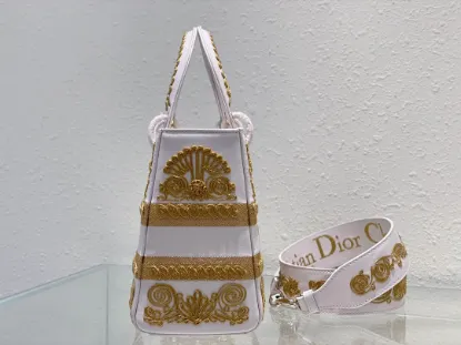 Picture of Lady D-Lite Handbag Size: 24cm