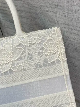 Picture of Lady's newest lace collection size:36*18*28cm