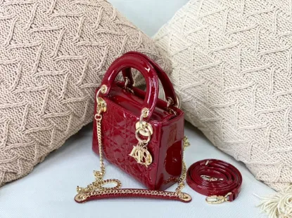 Picture of Mini LadyDior handbag in patent leather Detail