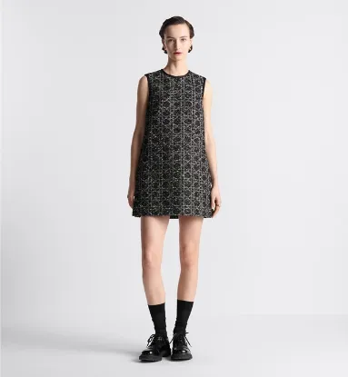 Picture of Macrocannage Sleeveless Tunic