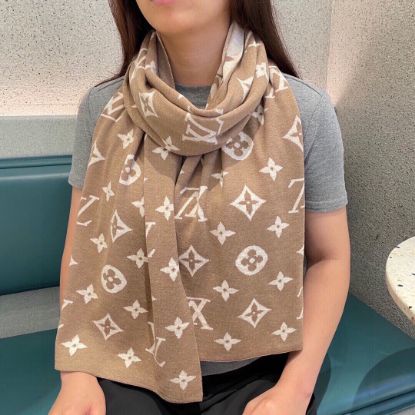 Picture of LV scarf