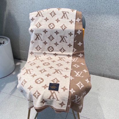 Picture of LV scarf