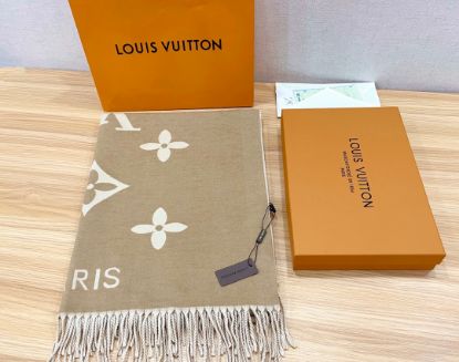 Picture of LV scarf